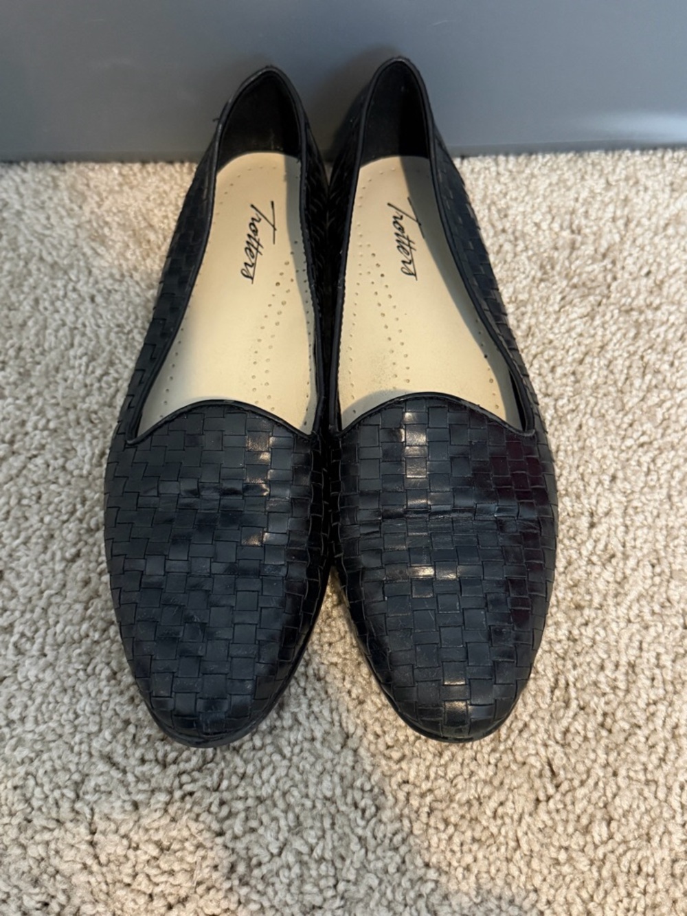 Trotters Liz III Black Woven Leather Loafers 8N Narrow Comfort Slip-On Flats
